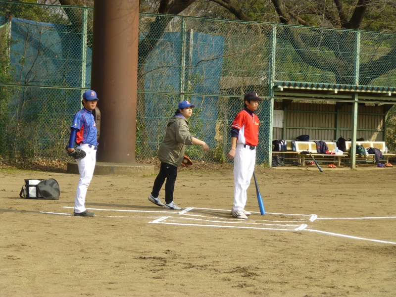 「はーい 喜んで!!」・・・そしてこの後、アンビシャスコーチによる前後左右への“楽しすぎるノック”が始まる・・・